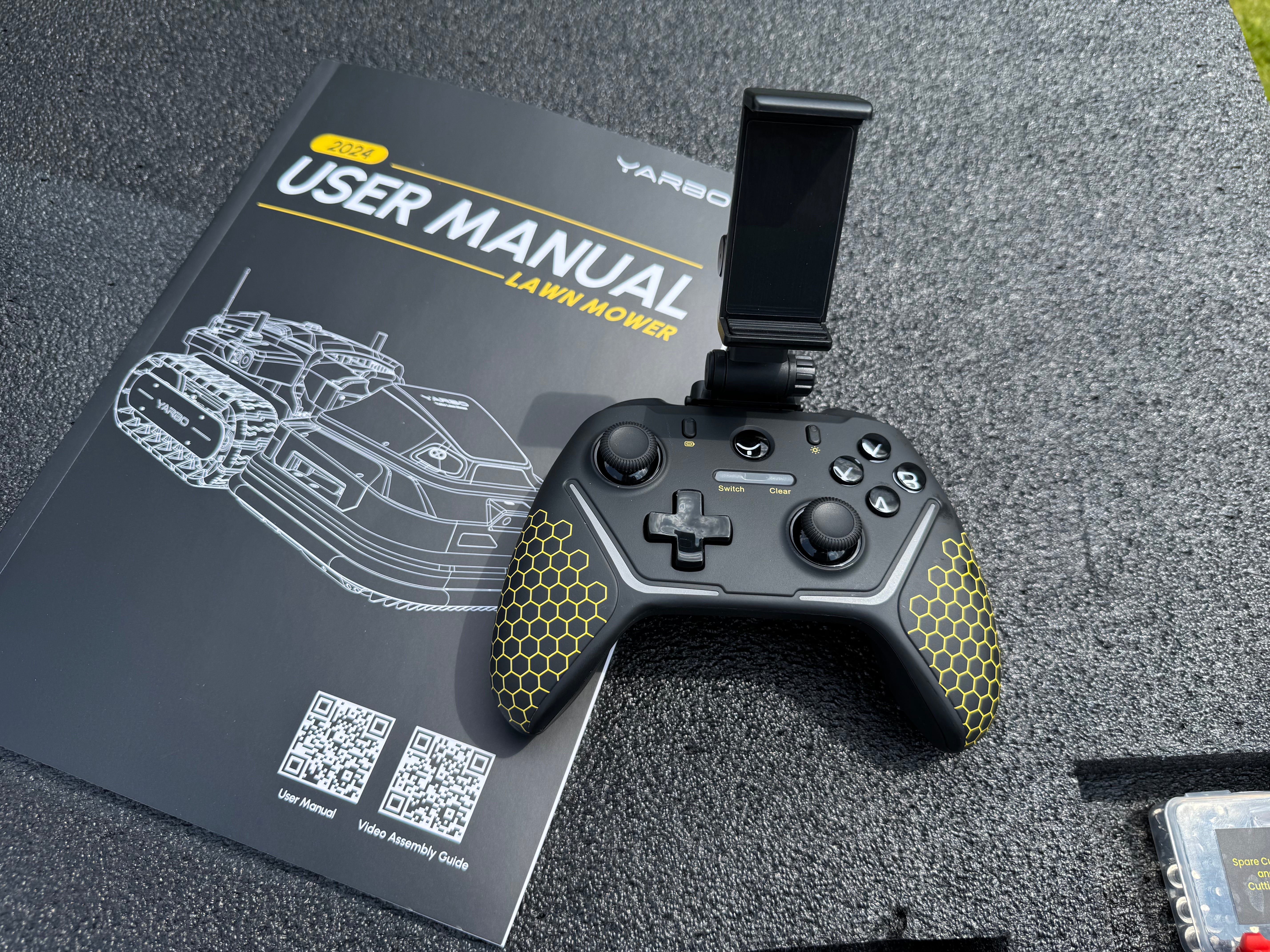 YARBO Mähroboter Set – Core Steuereinheit mit Lawn Mower Modul für bis zu 25.000 m² Rasen, 50 cm Schnittbreite